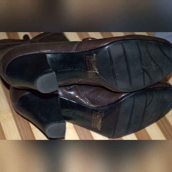 Clarks Bendables Brown Leather Zip Up Block Heel Ankle Boots Shoes Women's 7 M - Picture 2 of 5